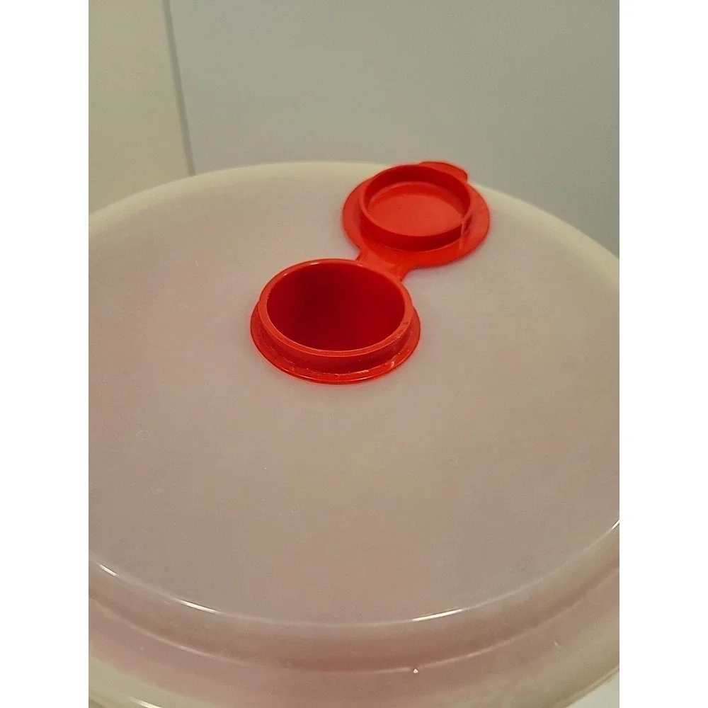 Pampered Chef Family Size‎ Microwave Popcorn Maker.